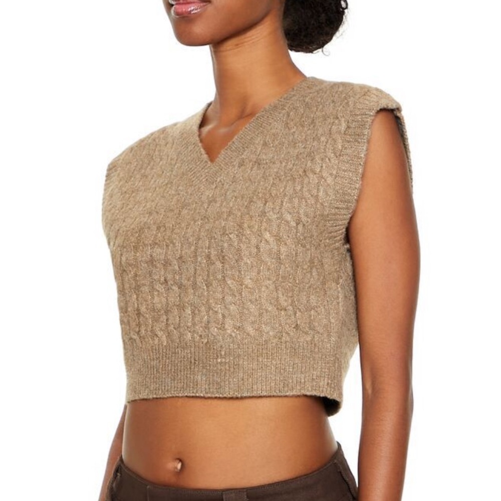 NWT Sleeveless V-Neck Cropped Sweater Vest